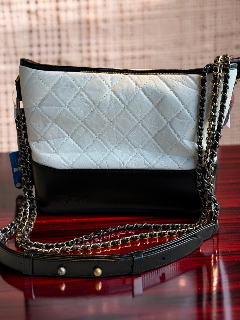 Chanel Gabrielle Hobo Quilted Aged Calfskin Medium - Picture 3 of 14
